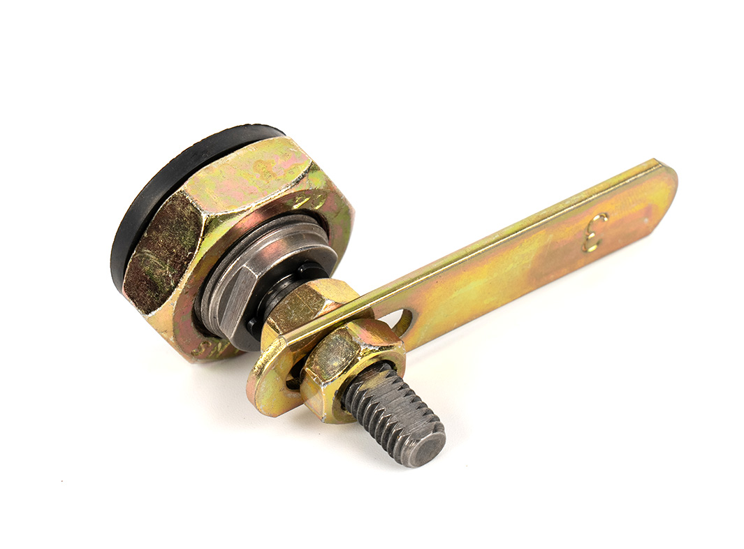 フロアドア用トライアングルロックアセンブリ